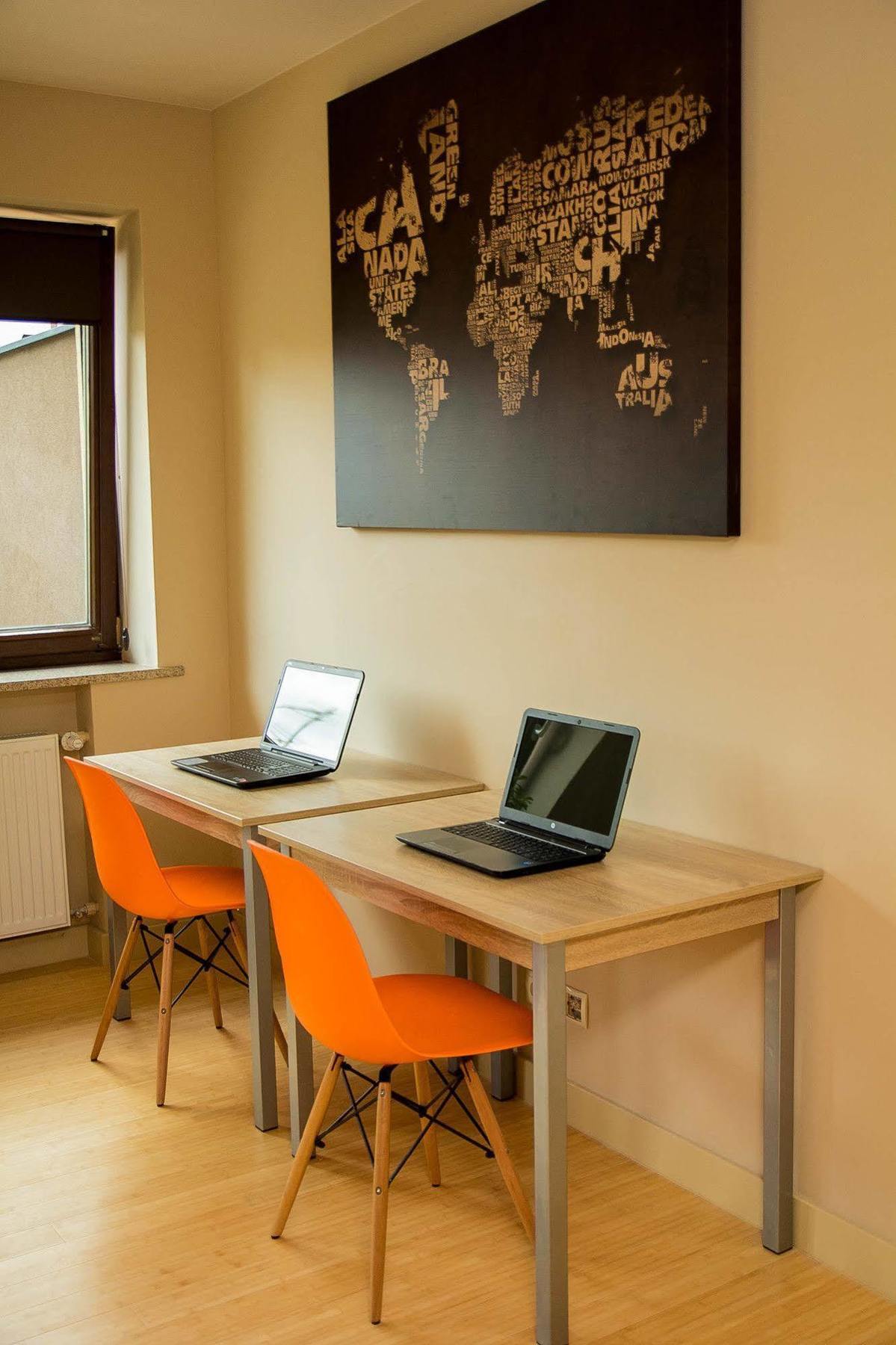 Hostel Wood Airport Warszawa