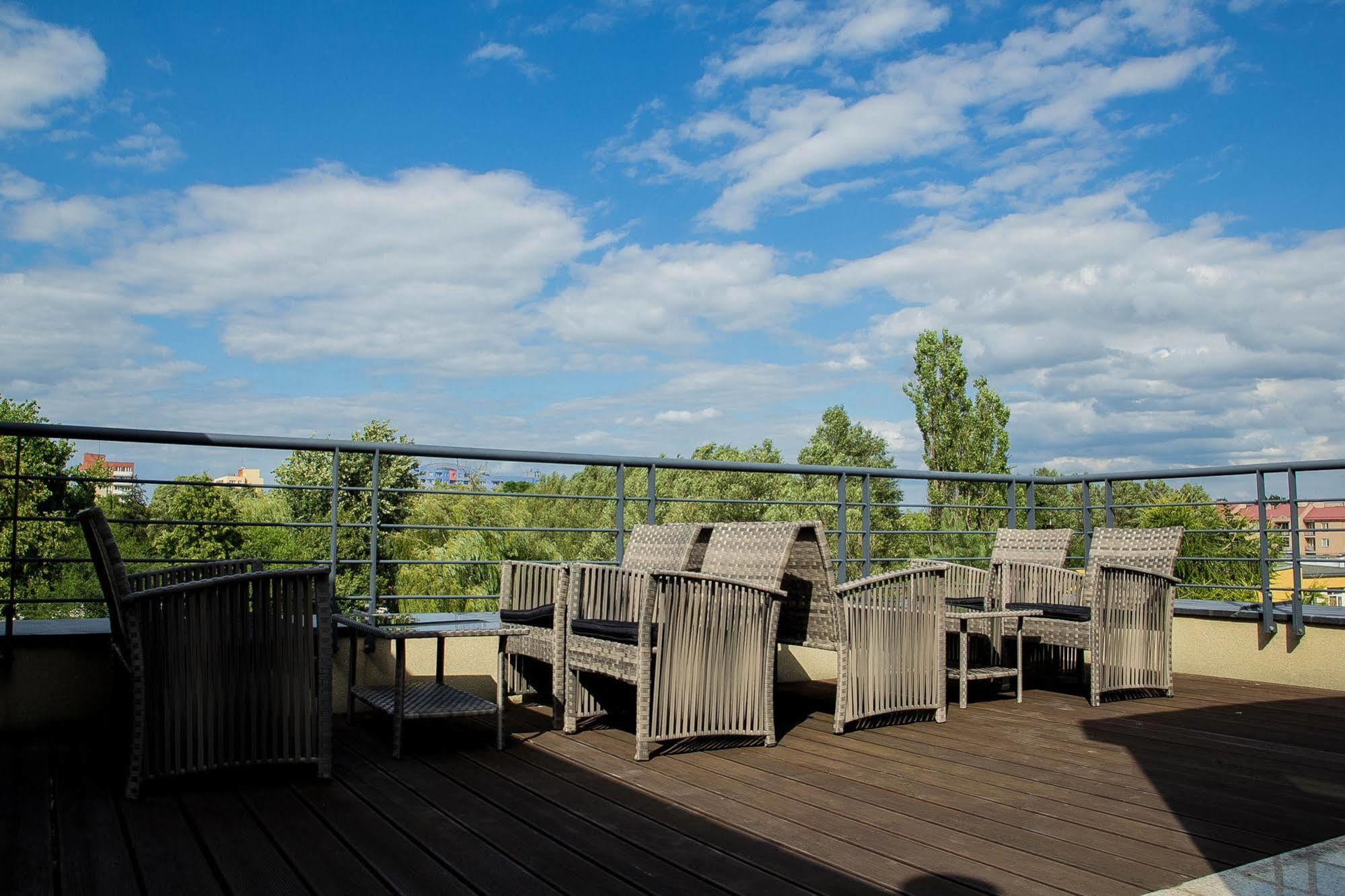 Wood Airport Hostel Warszawa