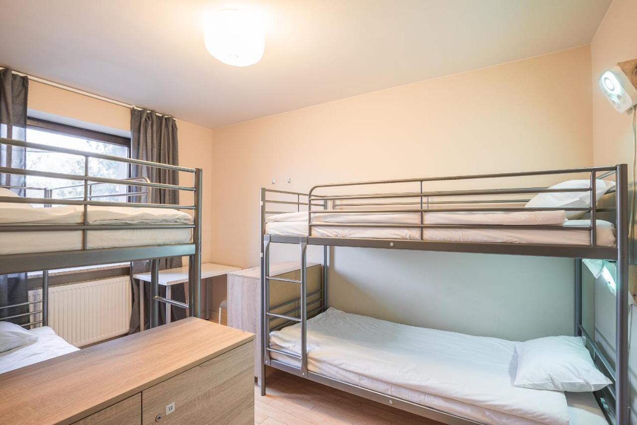Wood Airport Hostel *